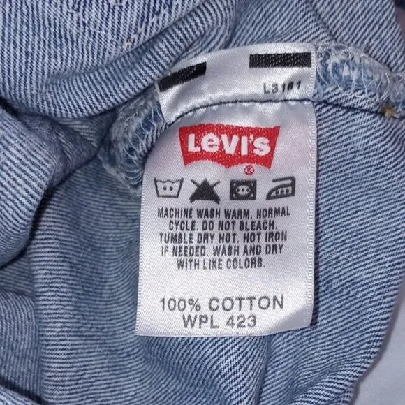 Levi's 501-0193 Button-Fly Denim Jeans Original size 31x32. Current size 30x31